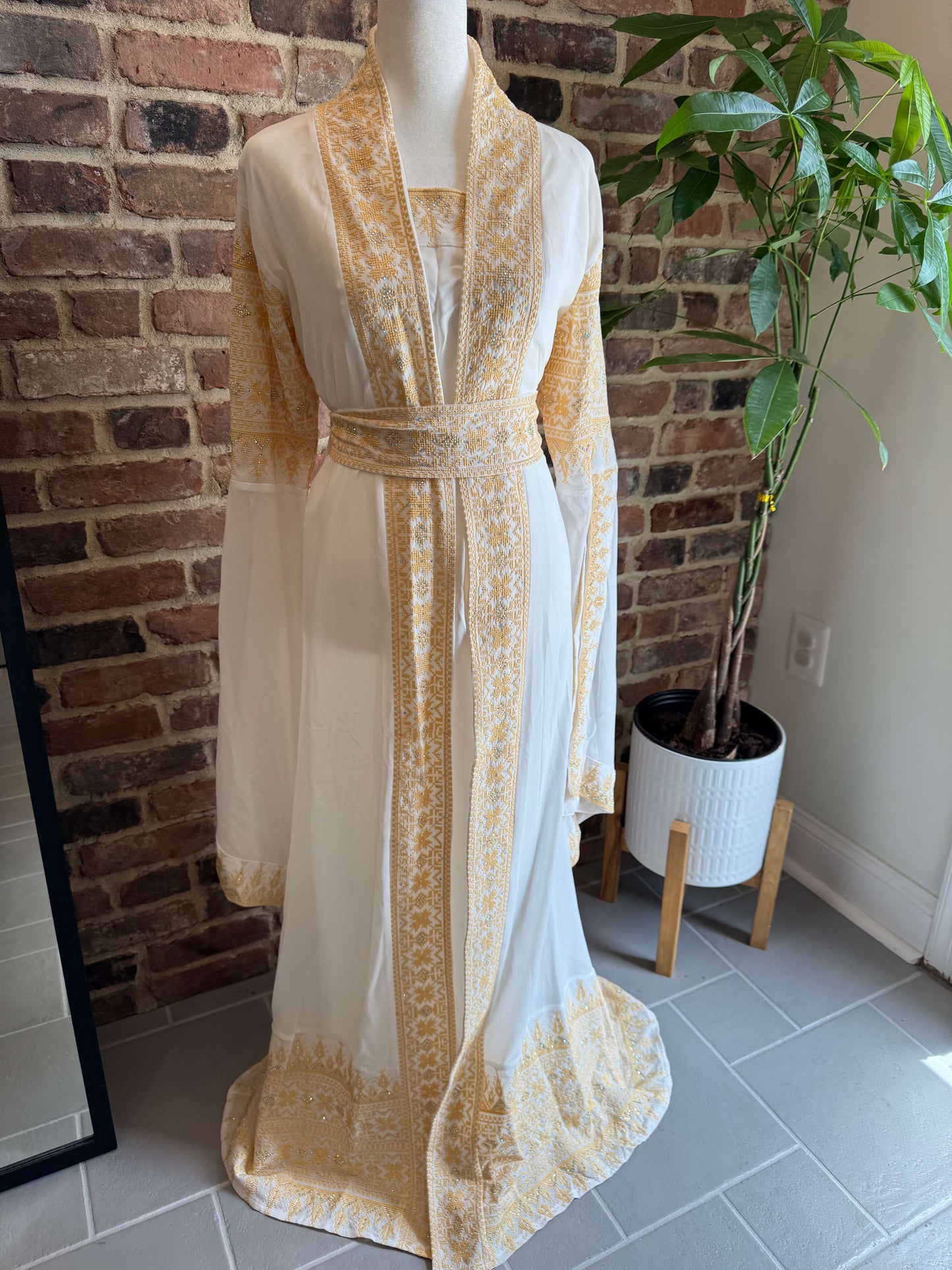 Front view of white luxury abaya set with gold embroidery – elegant modest wear for women in the USA