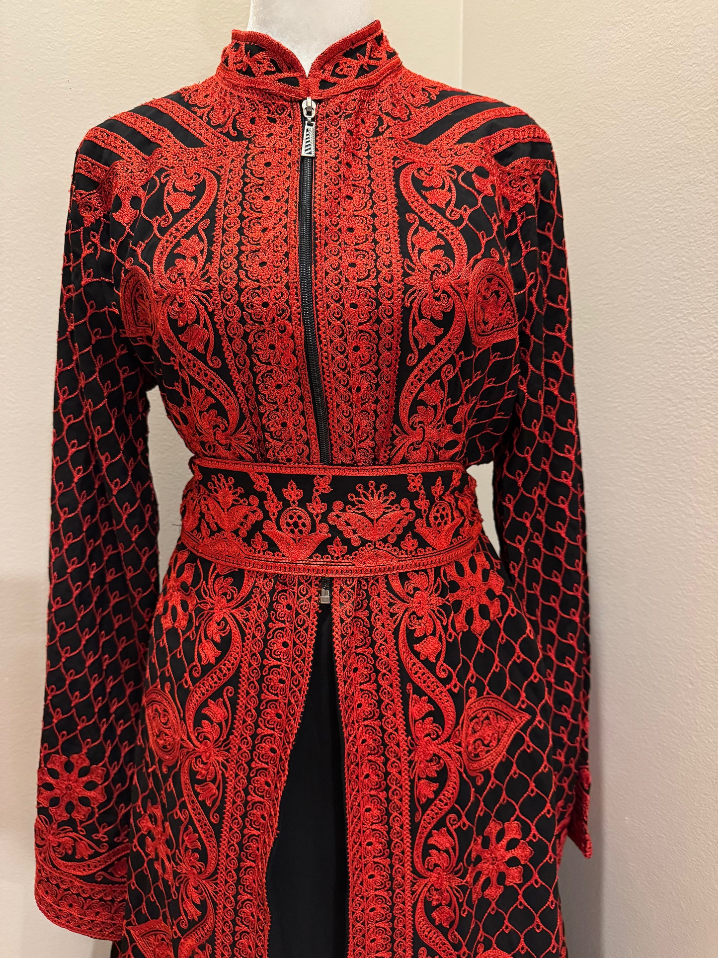 Two-piece abaya with belt and zipper – formal wear