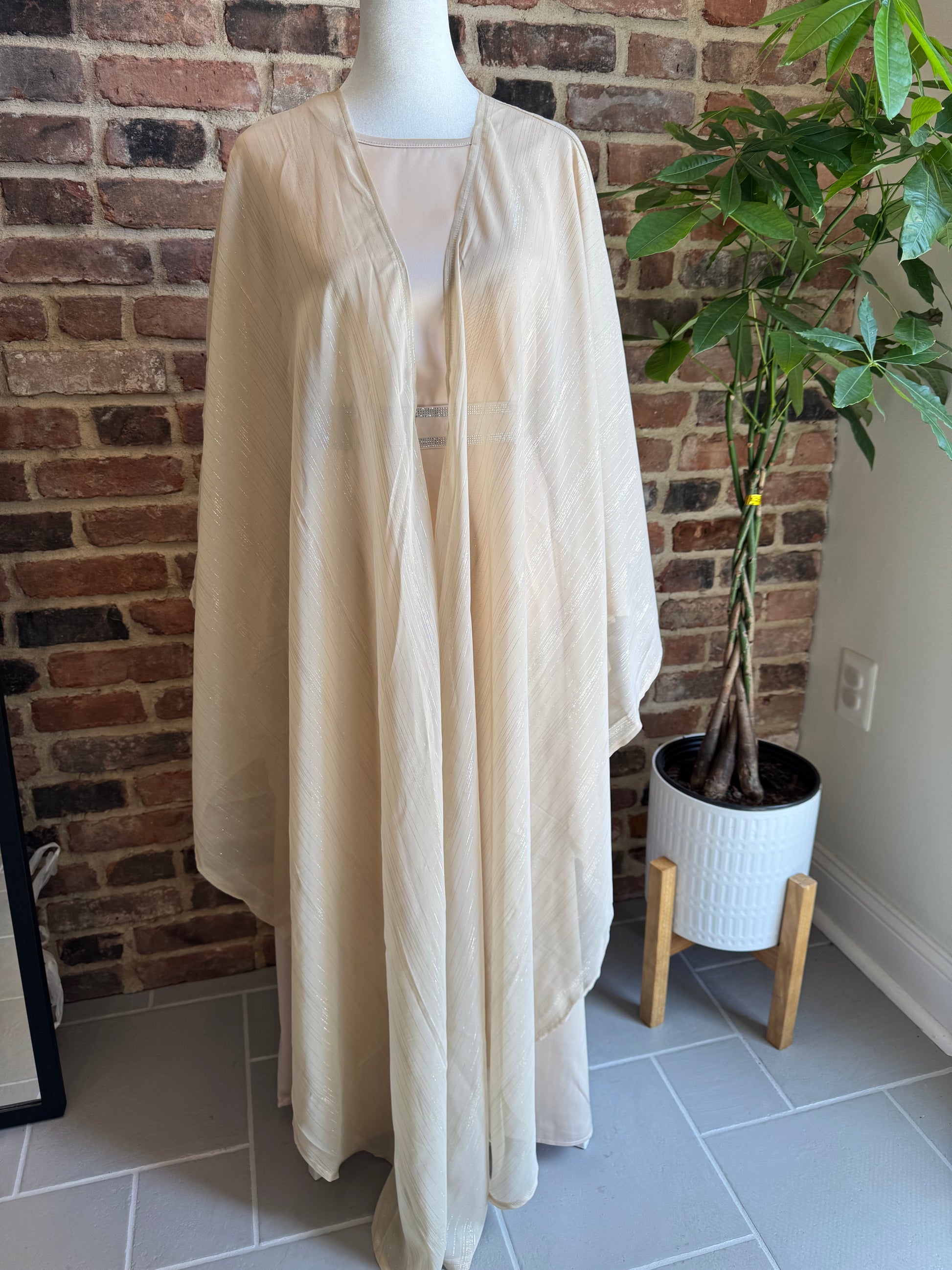 Elegant abaya dress with outer layer and belt