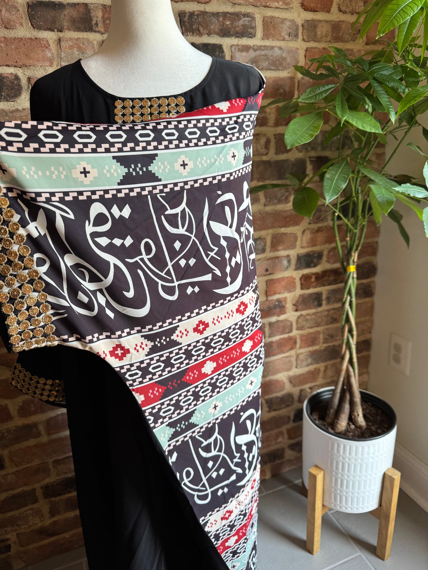 Contemporary galabiya with calligraphy print