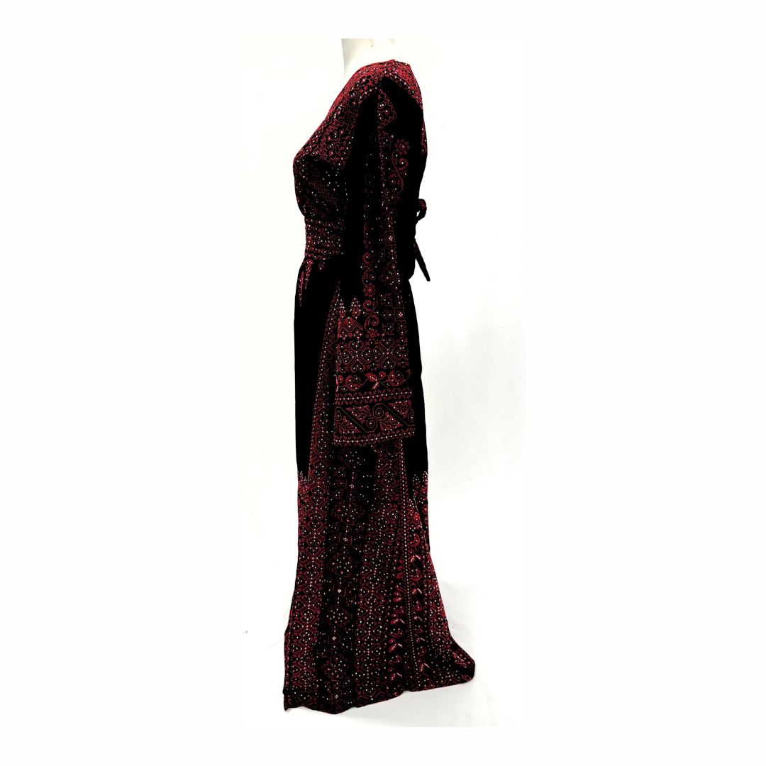 Embroidered Palestinian Dress – Classic Black & Red Tatreez with Sleeve and Back Detail
